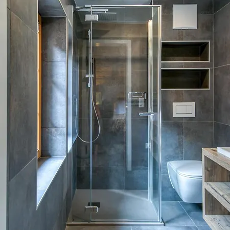 Hlianthme, The Lofty Penthouse