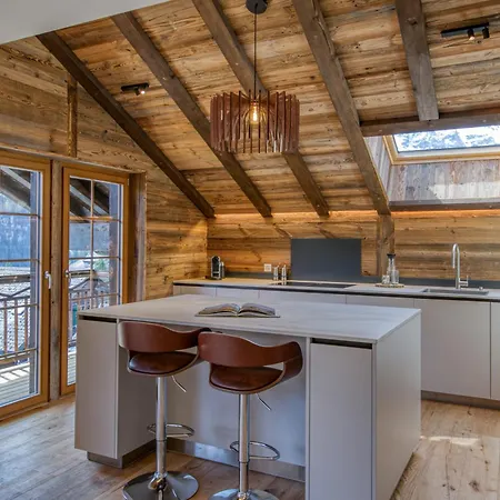 Hotel Hlianthme, The Lofty Penthouse *