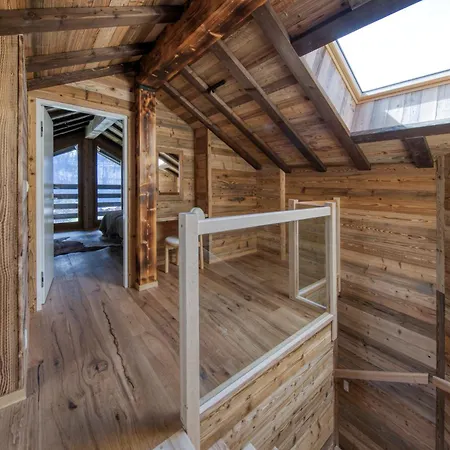 Hlianthme, The Lofty Penthouse Hotel *