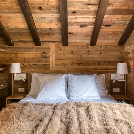 Heliantheme, The Lofty Penthouse *